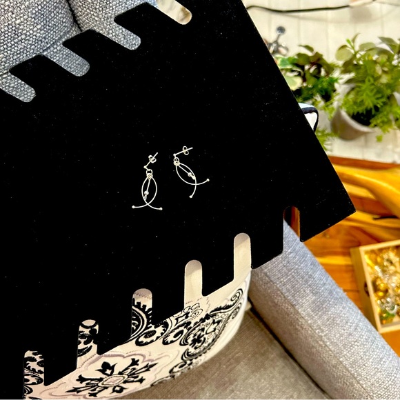 Sweet little dangles. - Picture 2 of 3